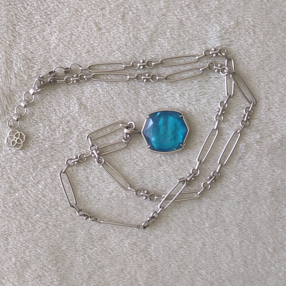 Kendra Scott Davis Pendant Necklace Peacock Blue Illusion Rhodium Silver - Picture 4 of 7